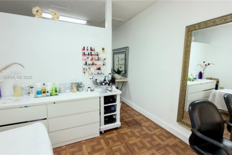 Casa en venta en Miami, Florida, 4 dormitorios, 153.2 m2 № 2007748 - foto 27