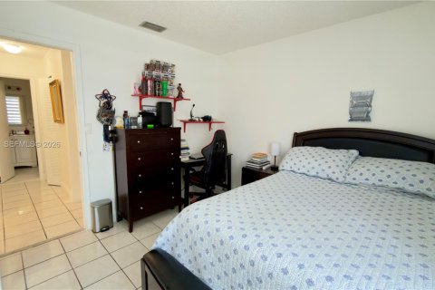 Casa en venta en Miami, Florida, 4 dormitorios, 153.2 m2 № 2007748 - foto 21