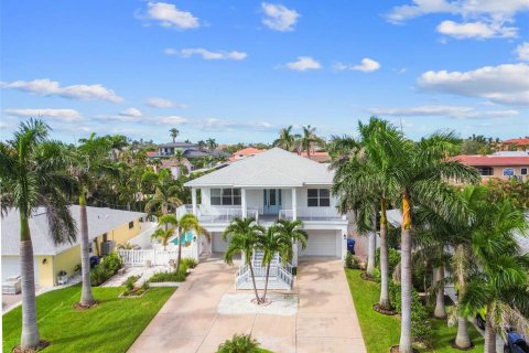 Villa ou maison à vendre à Belleair Beach, Floride: 3 chambres, 178.09 m2 № 1904233 - photo 1