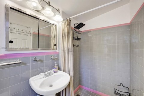 Villa ou maison à vendre à Fort Lauderdale, Floride: 2 chambres, 102.38 m2 № 1945041 - photo 12
