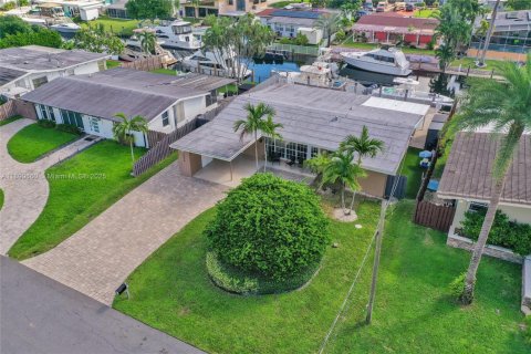 Villa ou maison à vendre à Fort Lauderdale, Floride: 2 chambres, 102.38 m2 № 1945041 - photo 2