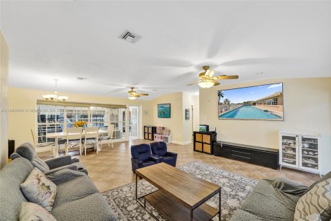 Villa ou maison à vendre à Fort Lauderdale, Floride: 2 chambres, 102.38 m2 № 1945041 - photo 6