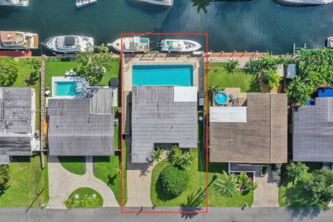 Villa ou maison à vendre à Fort Lauderdale, Floride: 2 chambres, 102.38 m2 № 1945041 - photo 1