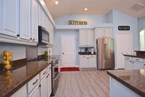 House in Sarasota, Florida 4 bedrooms, 277.03 sq.m. № 2411607 - photo 10