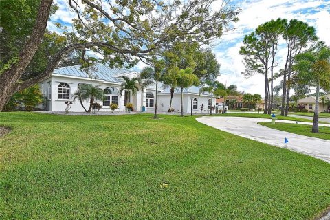 House in Sarasota, Florida 4 bedrooms, 277.03 sq.m. № 2411607 - photo 3
