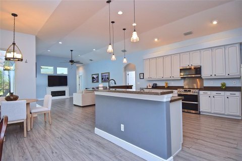 House in Sarasota, Florida 4 bedrooms, 277.03 sq.m. № 2411607 - photo 7