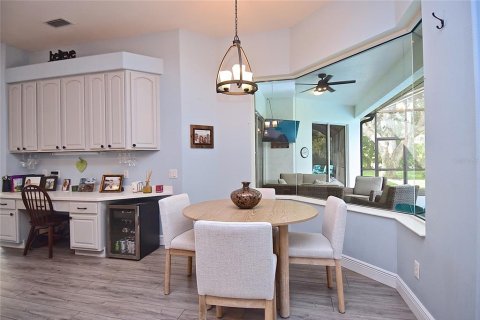 House in Sarasota, Florida 4 bedrooms, 277.03 sq.m. № 2411607 - photo 11