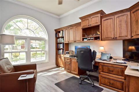 House in Sarasota, Florida 4 bedrooms, 277.03 sq.m. № 2411607 - photo 13