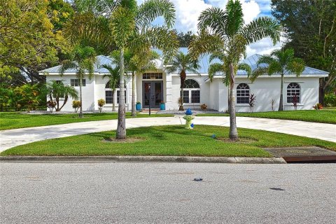 House in Sarasota, Florida 4 bedrooms, 277.03 sq.m. № 2411607 - photo 2
