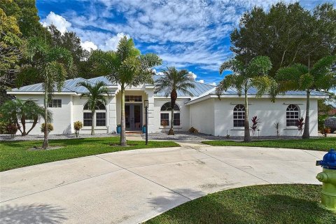 House in Sarasota, Florida 4 bedrooms, 277.03 sq.m. № 2411607