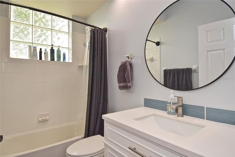 House in Sarasota, Florida 4 bedrooms, 277.03 sq.m. № 2411607 - photo 21