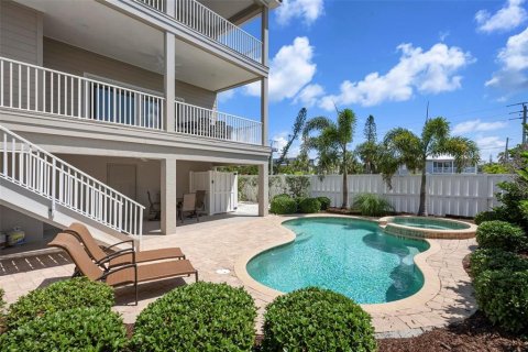 Casa en venta en Holmes Beach, Florida, 3 dormitorios, 202.9 m2 № 1725227 - foto 3