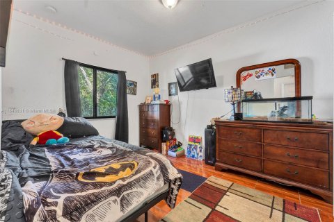House in Miami, Florida 3 bedrooms, 111.48 sq.m. № 1850473 - photo 14