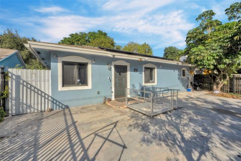 House in Miami, Florida 3 bedrooms, 111.48 sq.m. № 1850473 - photo 3