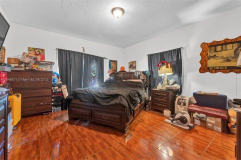 House in Miami, Florida 3 bedrooms, 111.48 sq.m. № 1850473 - photo 12