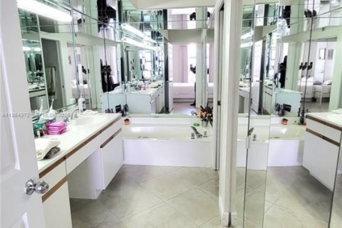 Купить кондоминиум в Авентура, Флорида 2 спальни, 109.72м2, № 2061569 - фото 20