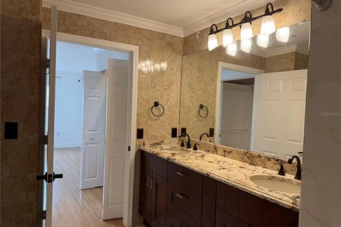 Duplex in Tampa, Florida 3 bedrooms, 124.02 sq.m. № 2167434 - photo 28
