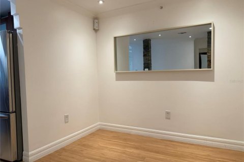 Duplex in Tampa, Florida 3 bedrooms, 124.02 sq.m. № 2167434 - photo 4