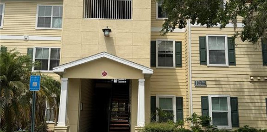 Duplex in Tampa, Florida 3 bedrooms, 124.02 sq.m. № 2167434