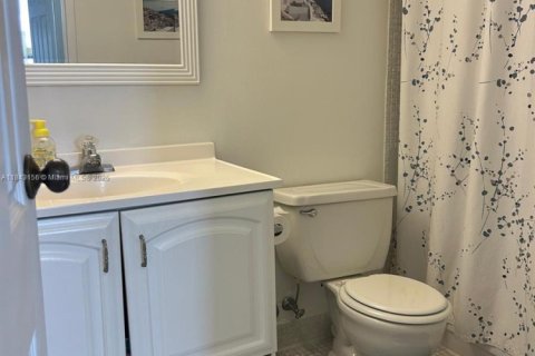 Condominio en alquiler en Lauderdale Lakes, Florida, 1 dormitorio, 59.83 m2 № 2017361 - foto 12