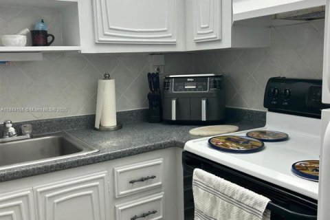 Condominio en alquiler en Lauderdale Lakes, Florida, 1 dormitorio, 59.83 m2 № 2017361 - foto 20