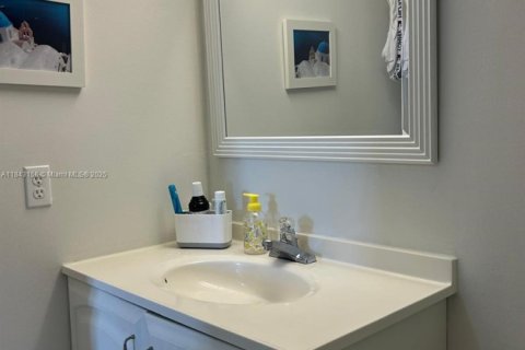 Condominio en alquiler en Lauderdale Lakes, Florida, 1 dormitorio, 59.83 m2 № 2017361 - foto 15