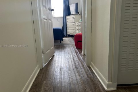 Condominio en alquiler en Lauderdale Lakes, Florida, 1 dormitorio, 59.83 m2 № 2017361 - foto 8