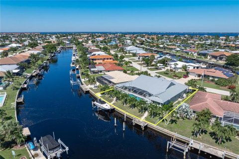 Villa ou maison à vendre à Punta Gorda, Floride: 3 chambres, 264.12 m2 № 2419625 - photo 12