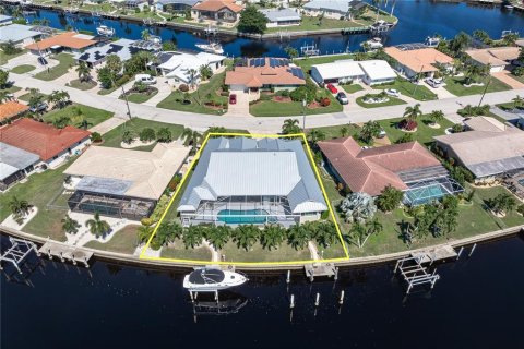 Villa ou maison à vendre à Punta Gorda, Floride: 3 chambres, 264.12 m2 № 2419625 - photo 9