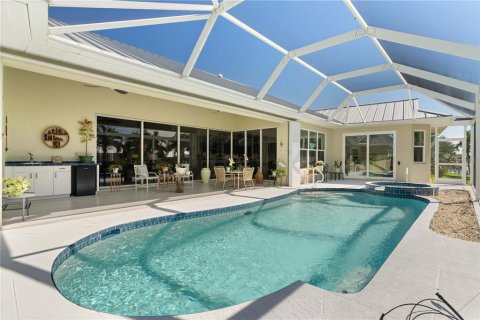 Villa ou maison à vendre à Punta Gorda, Floride: 3 chambres, 264.12 m2 № 2419625 - photo 11