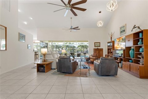 Villa ou maison à vendre à Punta Gorda, Floride: 3 chambres, 264.12 m2 № 2419625 - photo 21