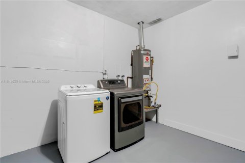 Villa ou maison à vendre à Miramar, Floride: 3 chambres, 131.55 m2 № 1850418 - photo 29