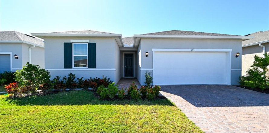 House in Sarasota, Florida 3 bedrooms, 187.11 sq.m. № 2273270