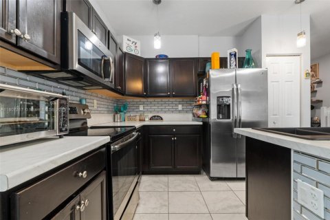 House in Homestead, Florida 4 bedrooms, 164.25 sq.m. № 1864824 - photo 8