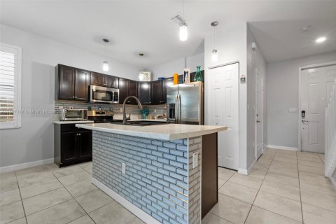 House in Homestead, Florida 4 bedrooms, 164.25 sq.m. № 1864824 - photo 9