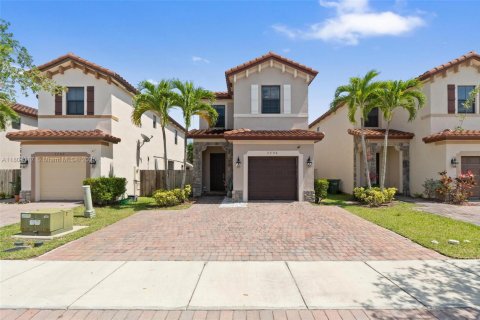 House in Homestead, Florida 4 bedrooms, 164.25 sq.m. № 1864824 - photo 2
