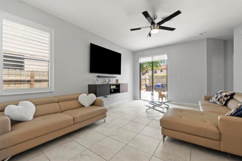 House in Homestead, Florida 4 bedrooms, 164.25 sq.m. № 1864824 - photo 13