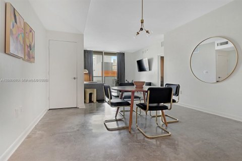 Condo in Miami, Florida, 1 bedroom № 2186417 - photo 6