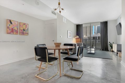Condo in Miami, Florida, 1 bedroom № 2186417 - photo 5