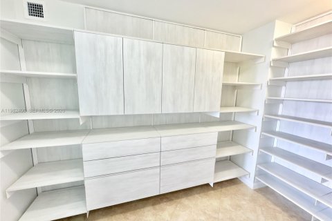 Condominio en alquiler en Hallandale Beach, Florida, 3 dormitorios, 132.11 m2 № 2080323 - foto 8