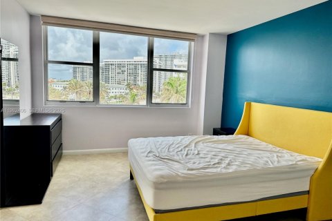 Condominio en alquiler en Hallandale Beach, Florida, 3 dormitorios, 132.11 m2 № 2080323 - foto 21