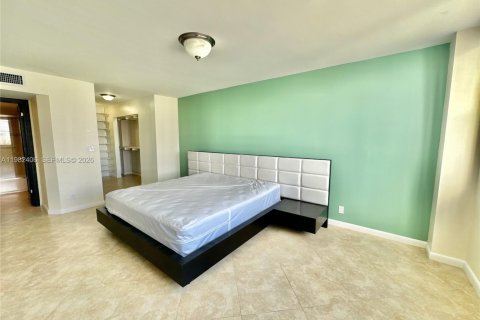 Condominio en alquiler en Hallandale Beach, Florida, 3 dormitorios, 132.11 m2 № 2080323 - foto 11
