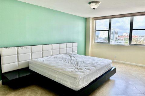 Condominio en alquiler en Hallandale Beach, Florida, 3 dormitorios, 132.11 m2 № 2080323 - foto 12