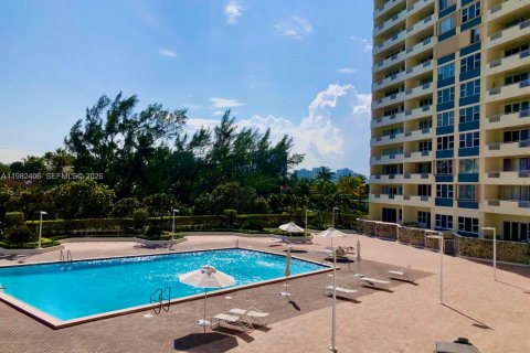 Condominio en alquiler en Hallandale Beach, Florida, 3 dormitorios, 132.11 m2 № 2080323 - foto 4