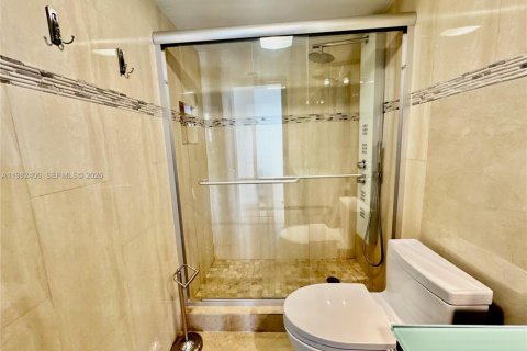 Condominio en alquiler en Hallandale Beach, Florida, 3 dormitorios, 132.11 m2 № 2080323 - foto 25