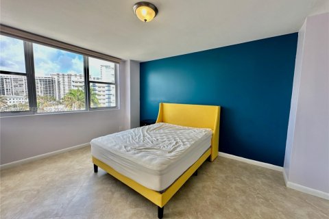 Condominio en alquiler en Hallandale Beach, Florida, 3 dormitorios, 132.11 m2 № 2080323 - foto 19