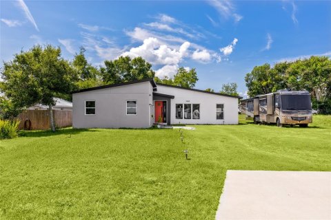 Villa ou maison à Leesburg, Floride 3 chambres, 135.36 m2 № 2236213
