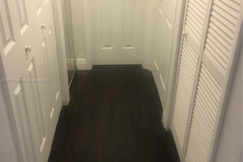 Copropriété à vendre à Miami, Floride: 52.03 m2 № 1958544 - photo 5