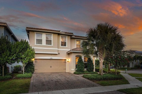 House in Hollywood, Florida 4 bedrooms, 246.84 sq.m. № 1151877 - photo 1