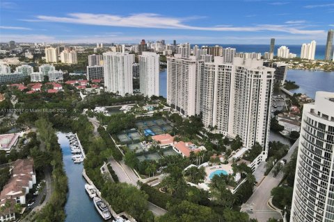 Condo in Aventura, Florida, 2 bedrooms  № 2054177 - photo 2